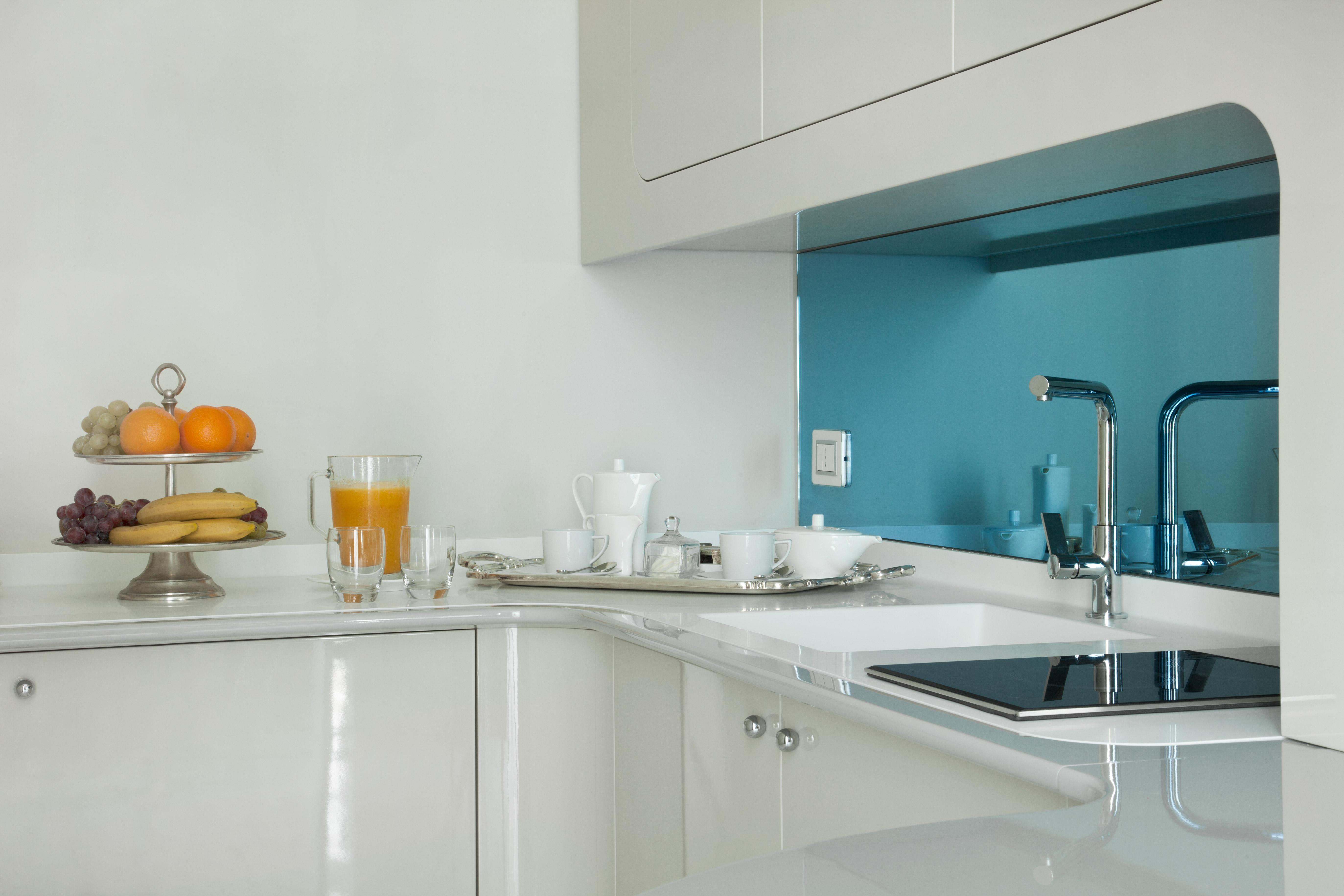 ไอเอช โฮเทล บาริ กรันเด อัลแบร์โก เดลเล นาซิโอนี Hotel บารี ภายนอก รูปภาพ A modern kitchen