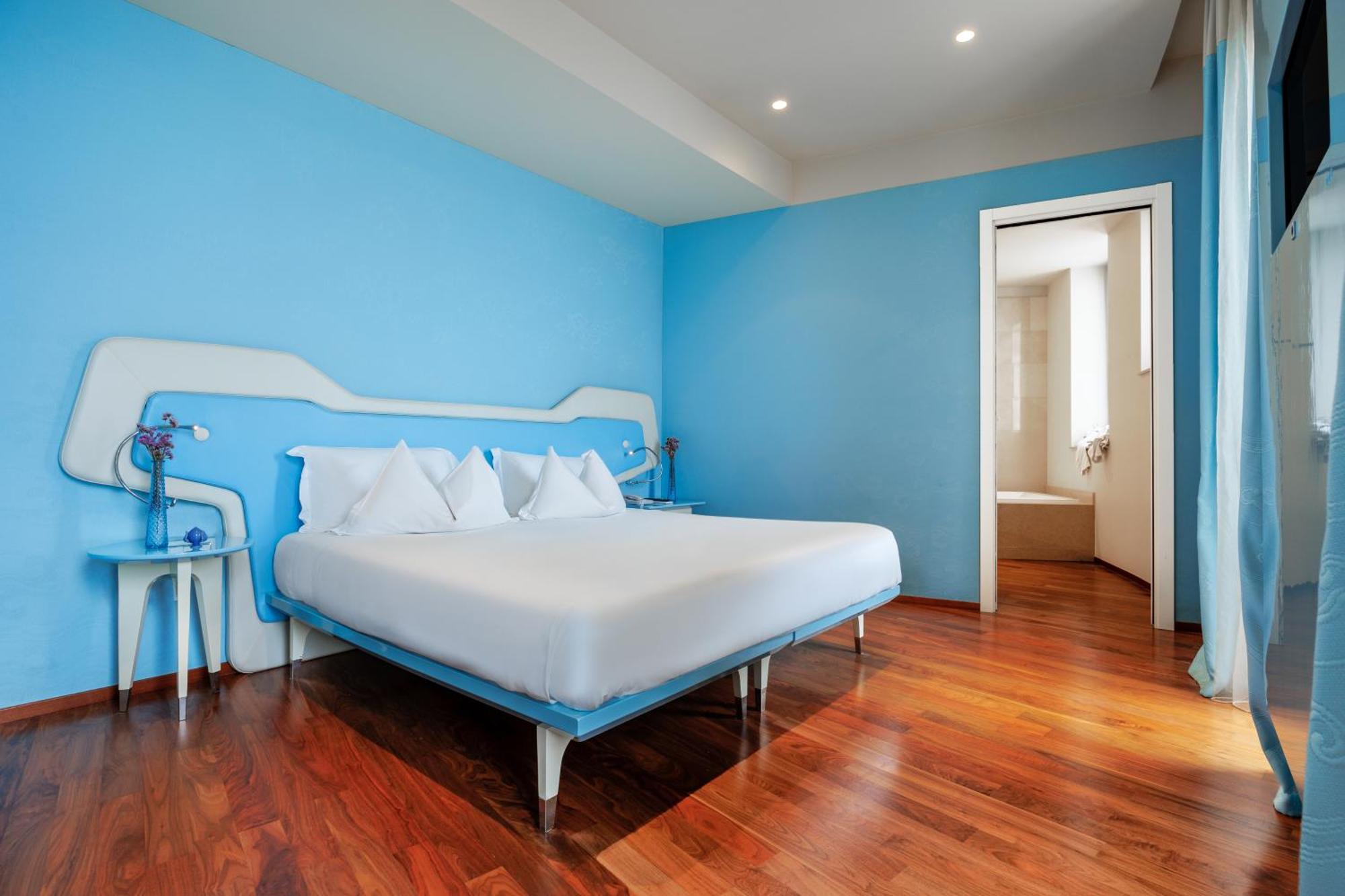 ไอเอช โฮเทล บาริ กรันเด อัลแบร์โก เดลเล นาซิโอนี Hotel บารี ภายนอก รูปภาพ A room at the hotel
