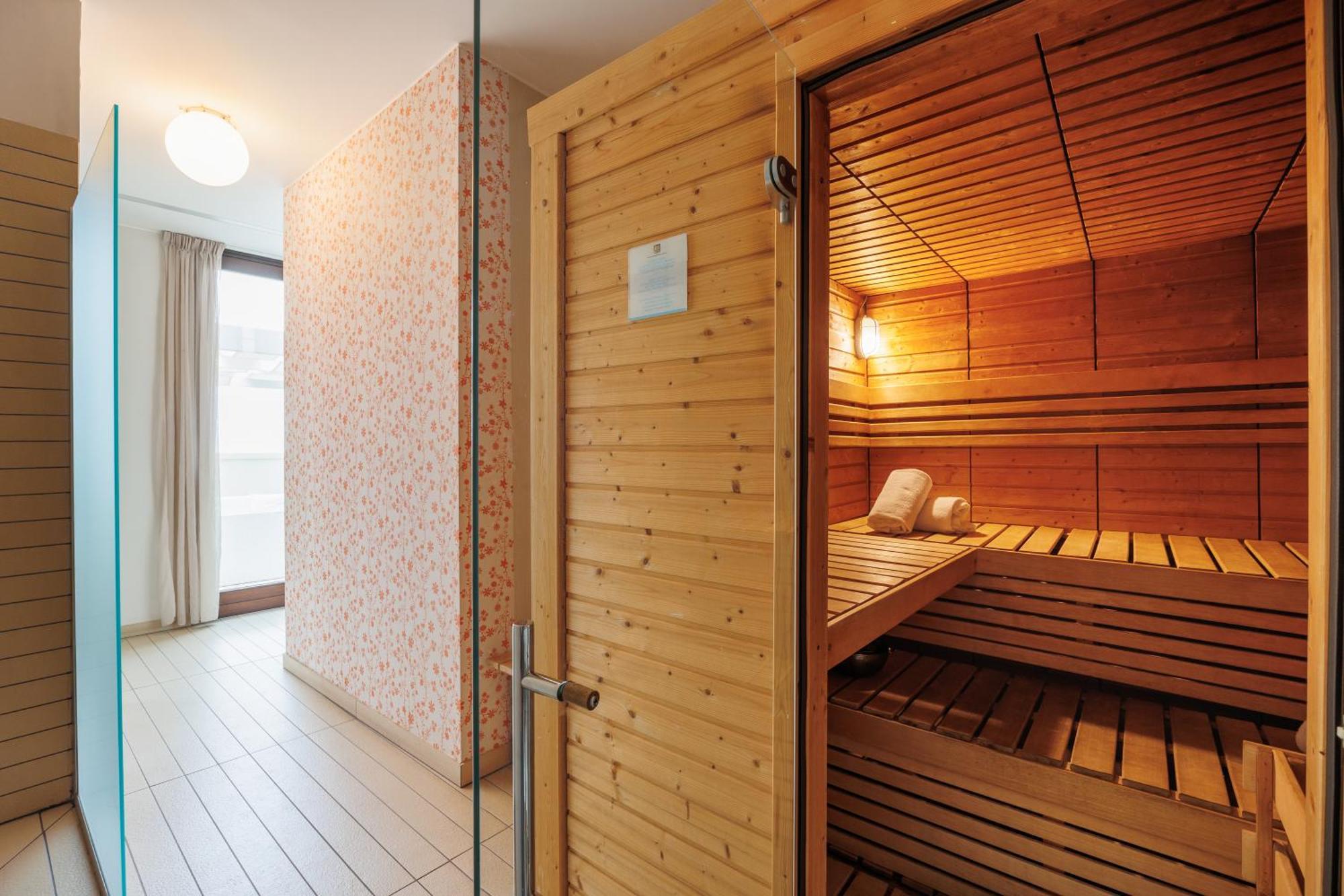 ไอเอช โฮเทล บาริ กรันเด อัลแบร์โก เดลเล นาซิโอนี Hotel บารี ภายนอก รูปภาพ A modern Finnish sauna