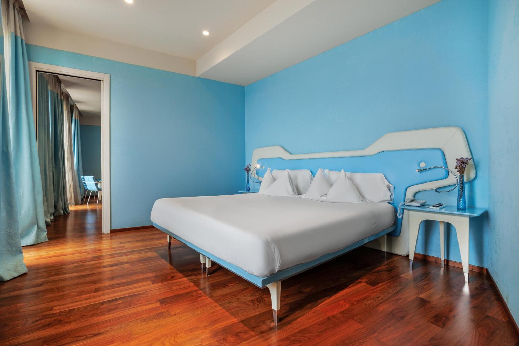 ไอเอช โฮเทล บาริ กรันเด อัลแบร์โก เดลเล นาซิโอนี Hotel บารี ภายนอก รูปภาพ A room at the hotel