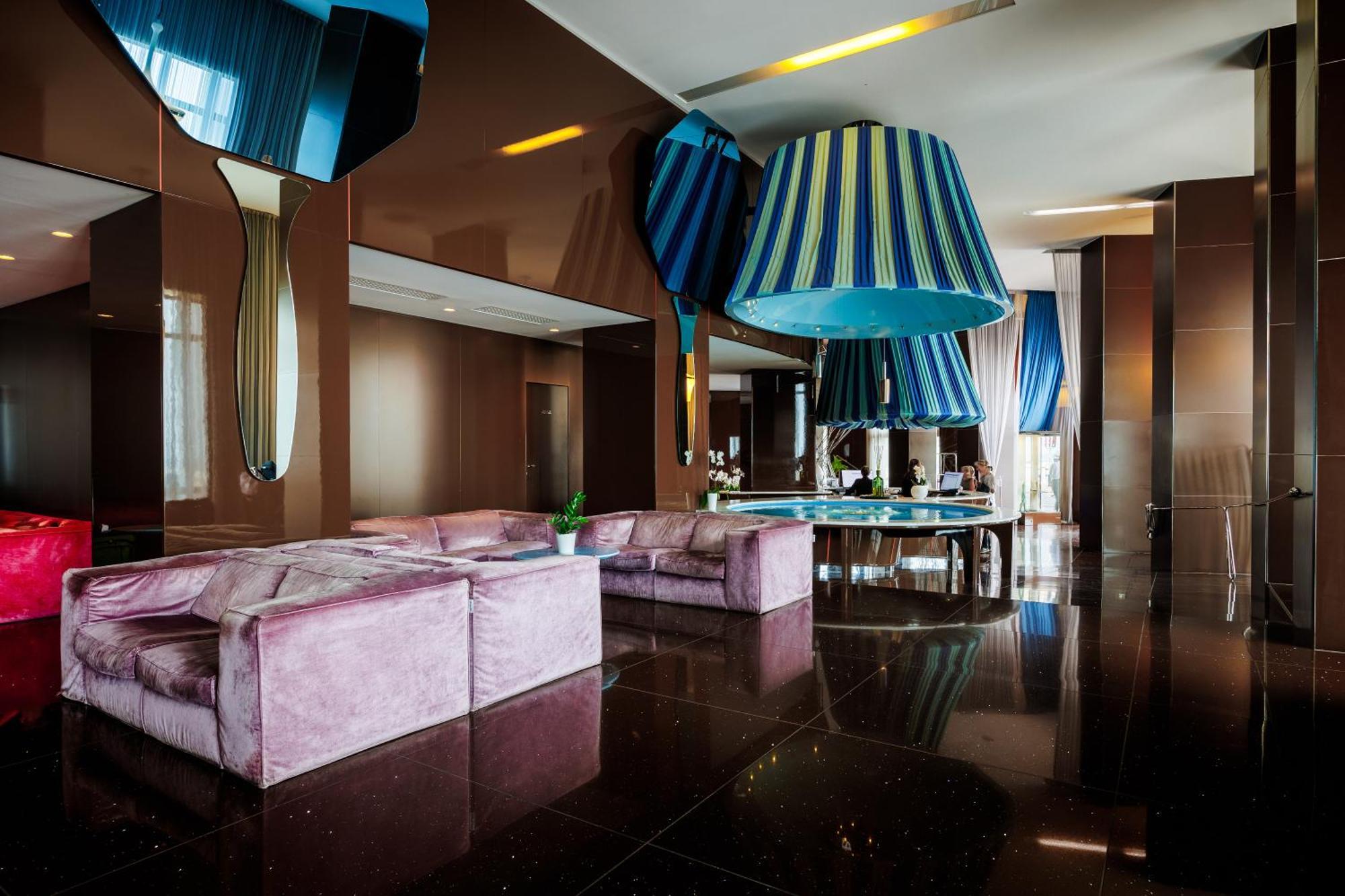 ไอเอช โฮเทล บาริ กรันเด อัลแบร์โก เดลเล นาซิโอนี Hotel บารี ภายนอก รูปภาพ The interior of the hotel