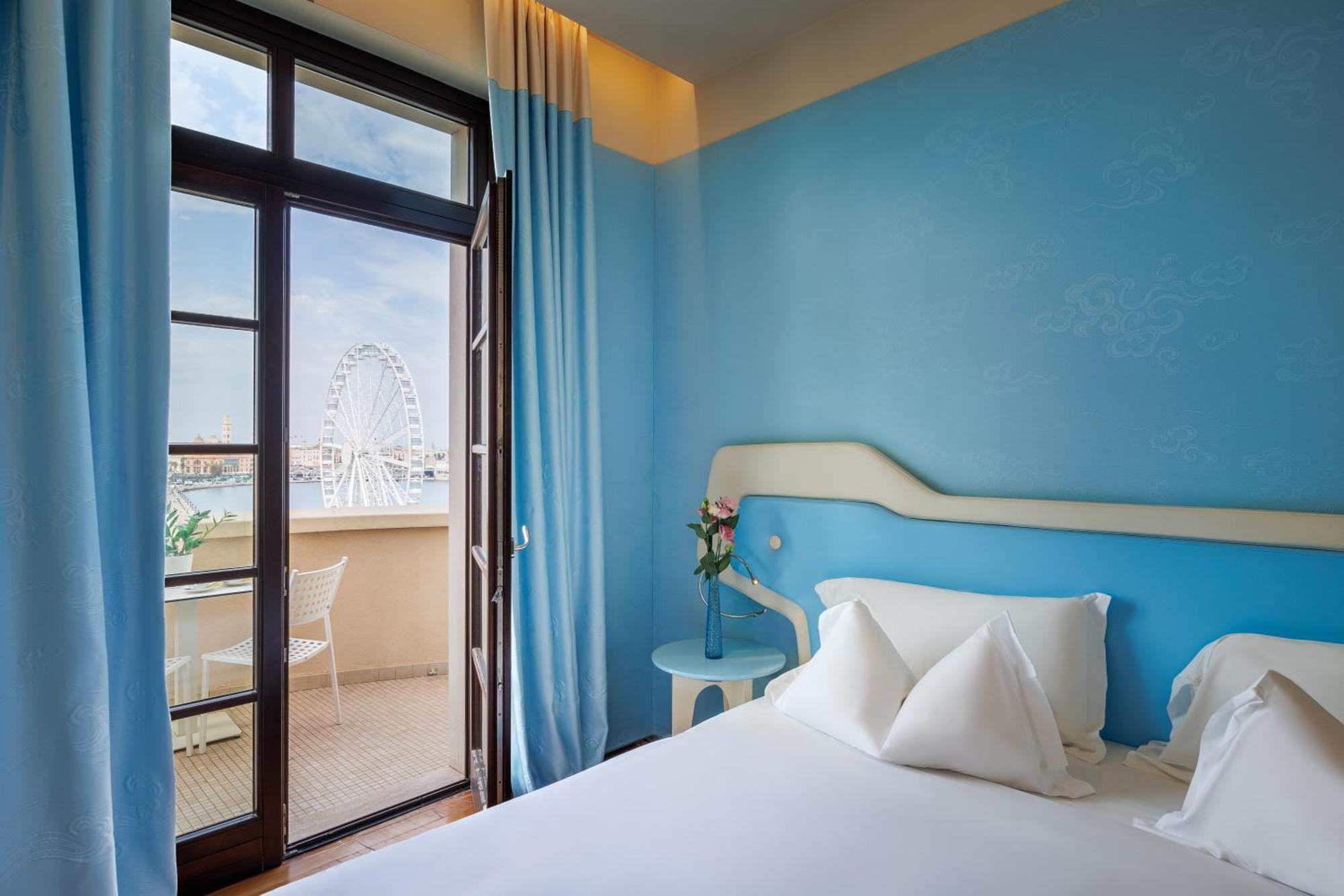 ไอเอช โฮเทล บาริ กรันเด อัลแบร์โก เดลเล นาซิโอนี Hotel บารี ภายนอก รูปภาพ A room at the hotel