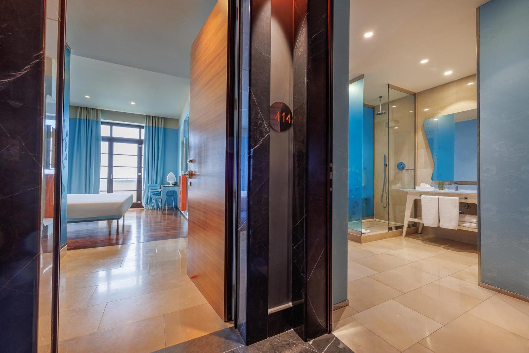 ไอเอช โฮเทล บาริ กรันเด อัลแบร์โก เดลเล นาซิโอนี Hotel บารี ภายนอก รูปภาพ A bathroom at the hotel