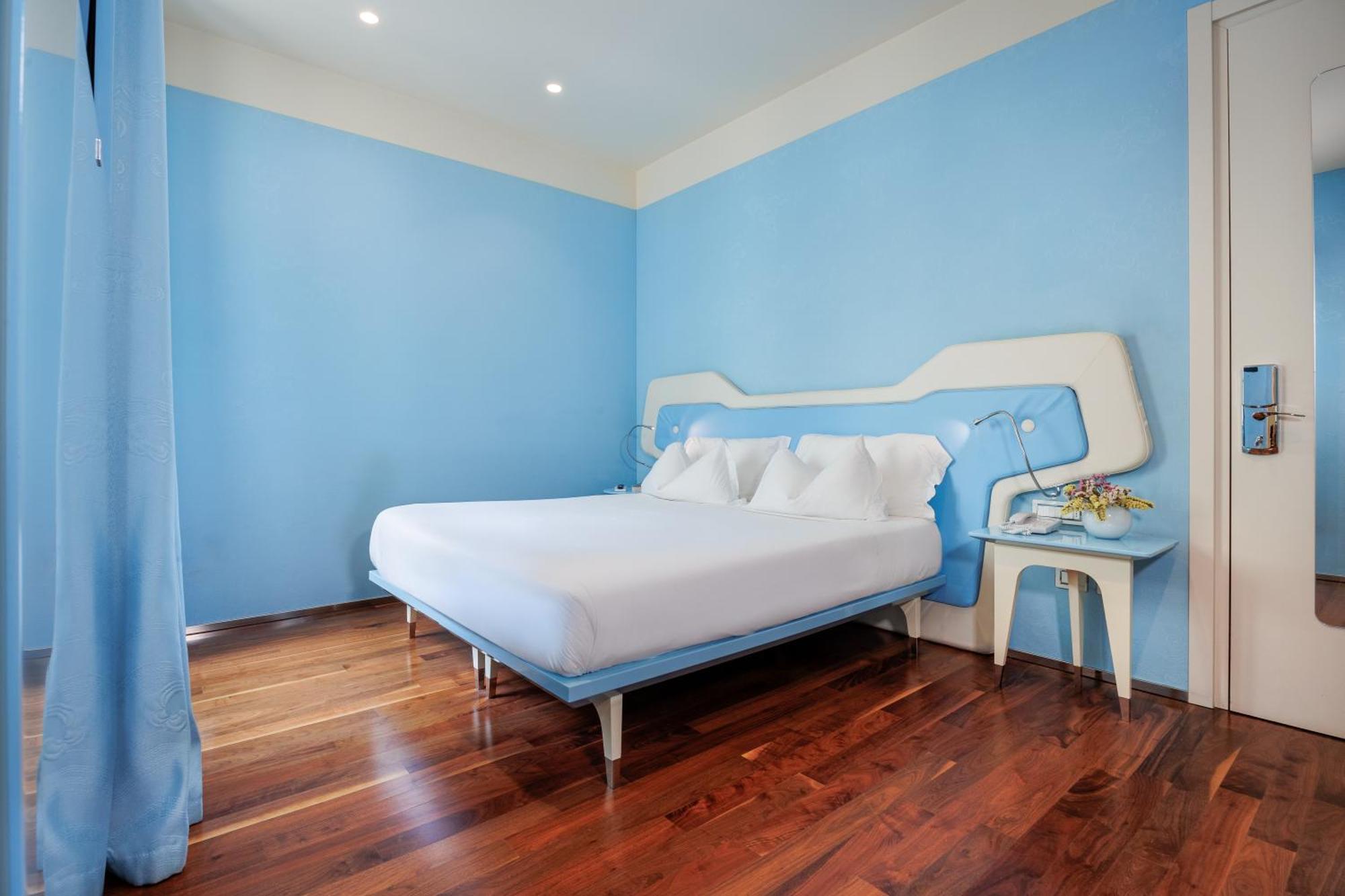 ไอเอช โฮเทล บาริ กรันเด อัลแบร์โก เดลเล นาซิโอนี Hotel บารี ภายนอก รูปภาพ A room at the hotel