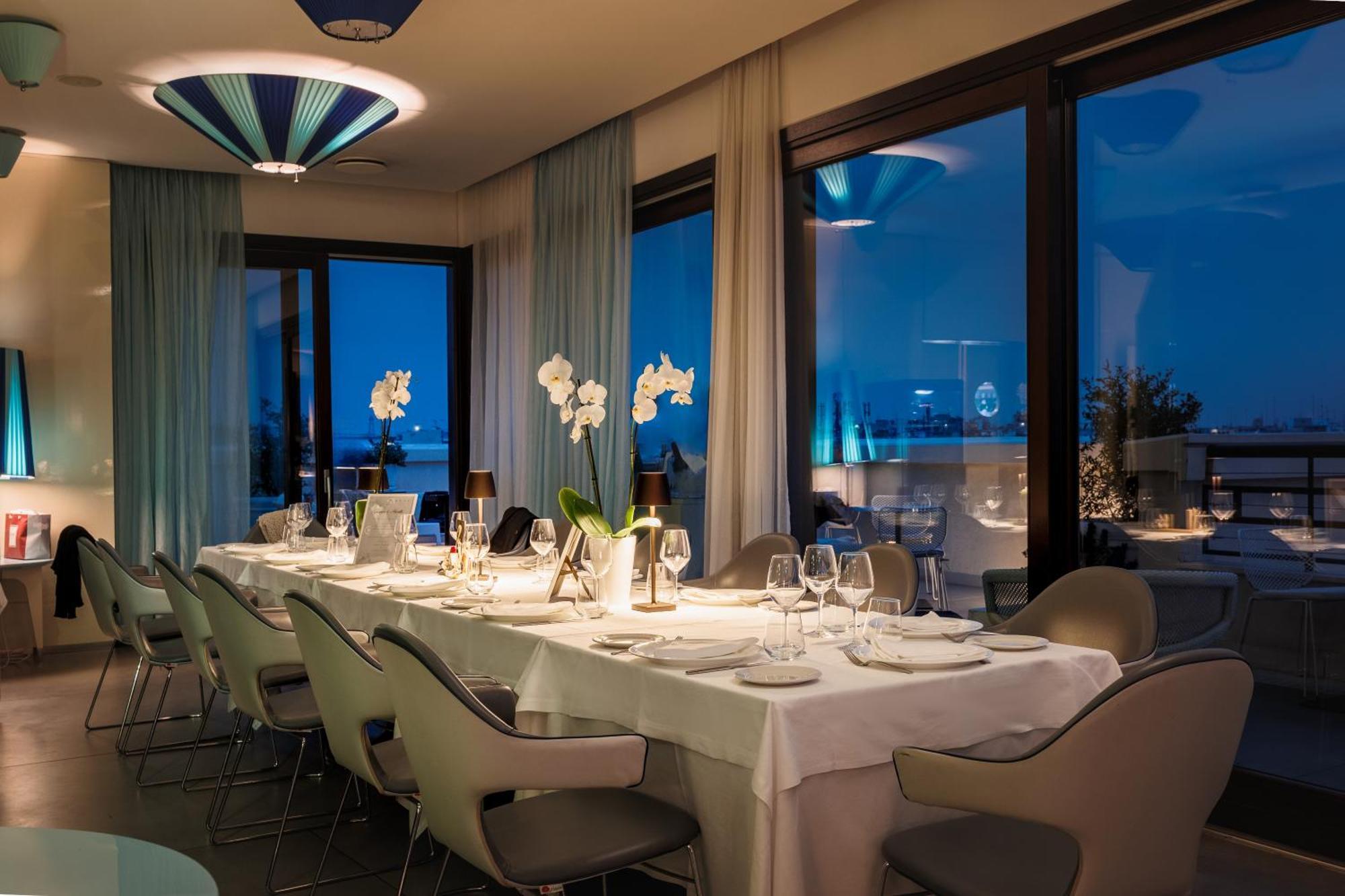 ไอเอช โฮเทล บาริ กรันเด อัลแบร์โก เดลเล นาซิโอนี Hotel บารี ภายนอก รูปภาพ The Sky Bar