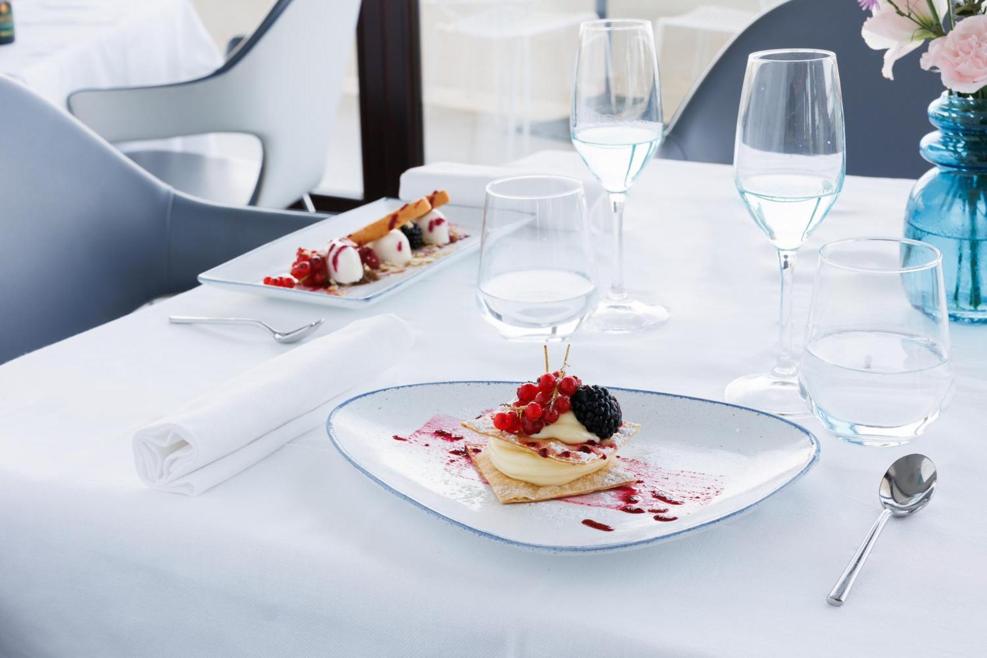 ไอเอช โฮเทล บาริ กรันเด อัลแบร์โก เดลเล นาซิโอนี Hotel บารี ภายนอก รูปภาพ Tableware