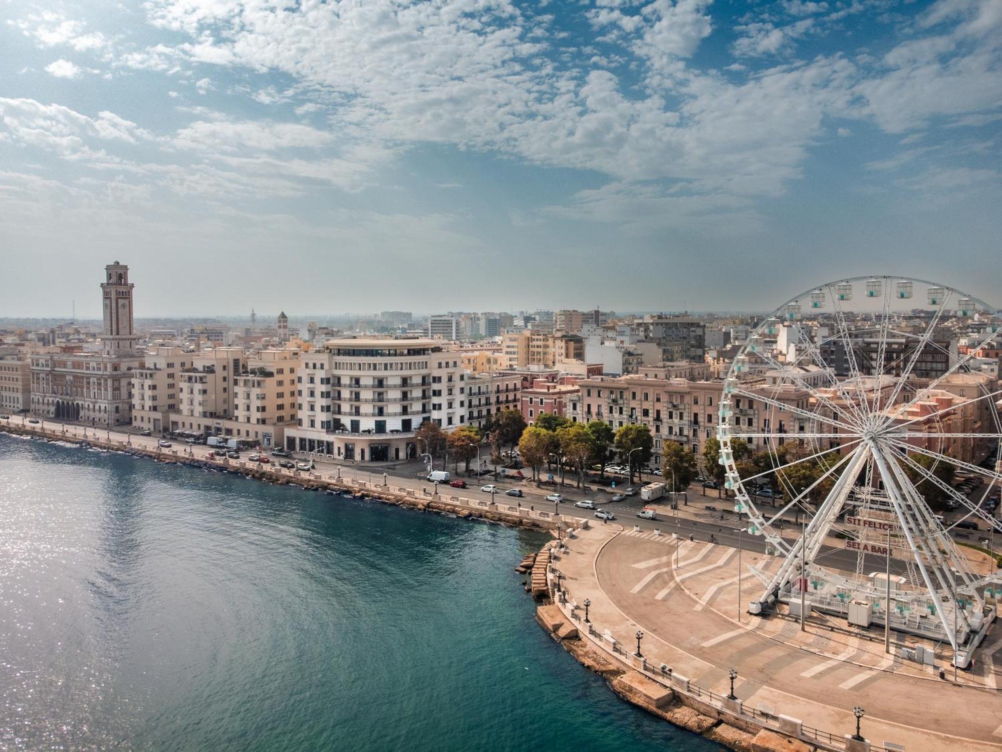 ไอเอช โฮเทล บาริ กรันเด อัลแบร์โก เดลเล นาซิโอนี Hotel บารี ภายนอก รูปภาพ The port of Bari